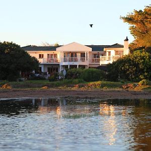 Waterfront Lodge